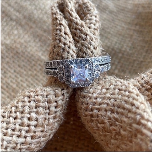 PRINCESS Elegant engagement ring simulated  diamond white gold Plated Size 6 - Picture 2 of 14